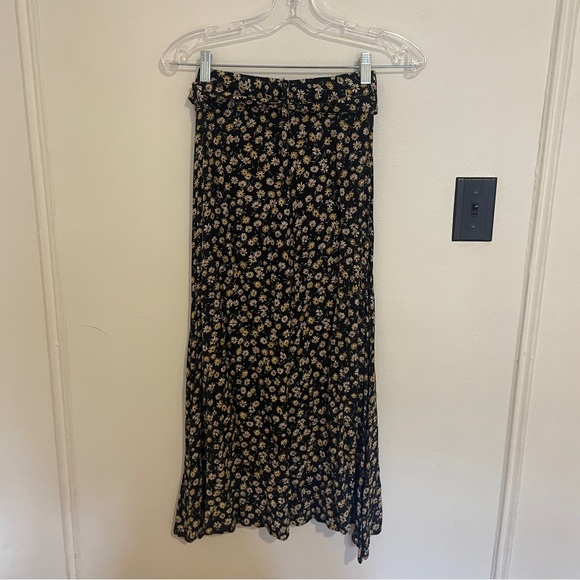 Floral Midi Skirt - Picture 2 of 3